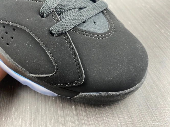 RETRO UNC JORDAN 6 384664-006 0723
